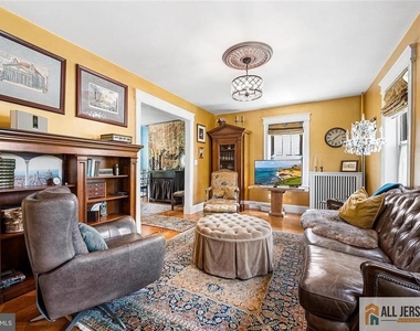 0-1048-105 Prospect Street - Photo Thumbnail 4
