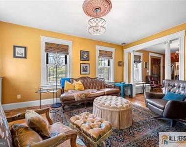 0-1048-105 Prospect Street - Photo Thumbnail 5