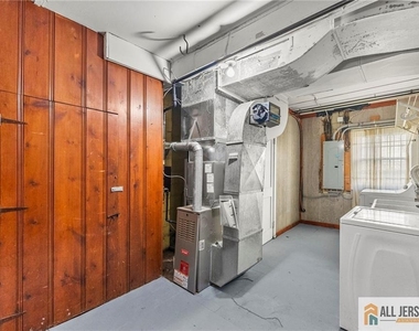 405 Maple Avenue - Photo Thumbnail 17