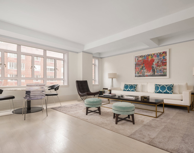 21 E 61st Street - Photo Thumbnail 1
