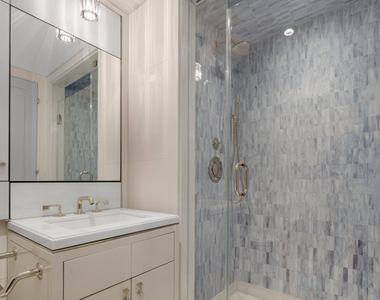 21 E 61st Street - Photo Thumbnail 10