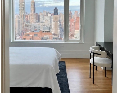 252 E 57th Street - Photo Thumbnail 3