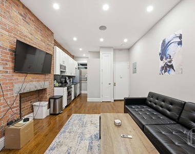113 Christopher Street - Photo Thumbnail 7