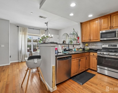 358 Rector Street - Photo Thumbnail 3