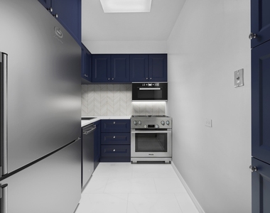 150 W 56th Street - Photo Thumbnail 2