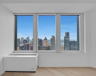 150 W 56th Street - Photo Thumbnail 4