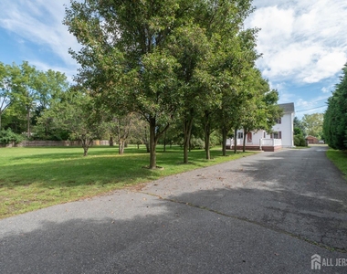 135 Summerhill Road - Photo Thumbnail 36