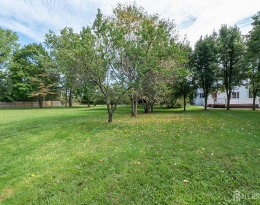 135 Summerhill Road - Photo Thumbnail 41