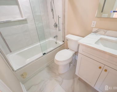 135 Summerhill Road - Photo Thumbnail 14