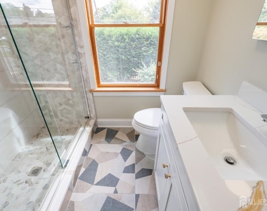 135 Summerhill Road - Photo Thumbnail 26