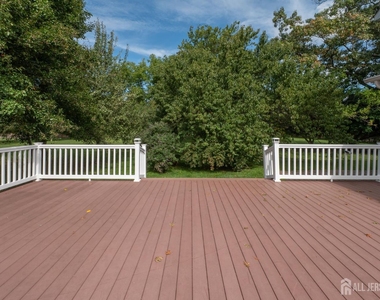 135 Summerhill Road - Photo Thumbnail 34