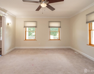 135 Summerhill Road - Photo Thumbnail 17