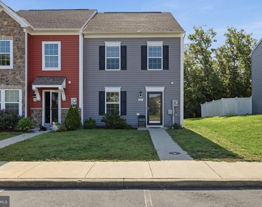 65 Darien Drive - Photo Thumbnail 2
