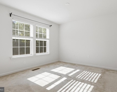65 Darien Drive - Photo Thumbnail 16
