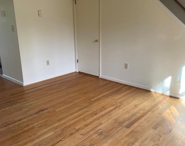 102 Steele Avenue - Photo Thumbnail 3