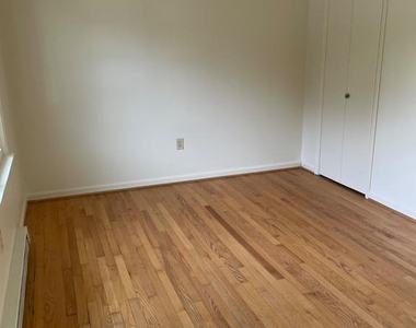 102 Steele Avenue - Photo Thumbnail 14