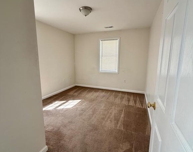 540 Monticello Street - Photo Thumbnail 6