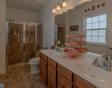 57 Denison Street - Photo Thumbnail 13