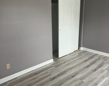 7 Pear Tree Lane - Photo Thumbnail 2