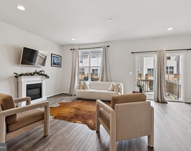 3817 Drayton Court - Photo Thumbnail 6