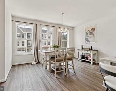 3817 Drayton Court - Photo Thumbnail 5