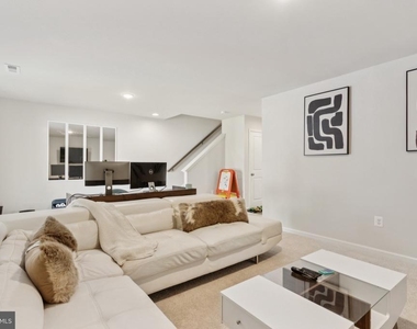 3817 Drayton Court - Photo Thumbnail 20