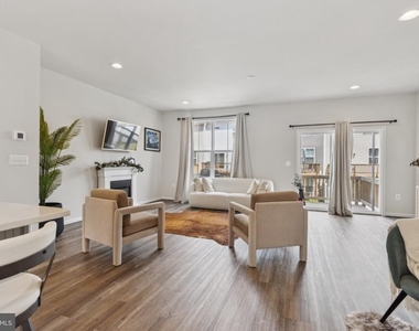 3817 Drayton Court - Photo Thumbnail 4