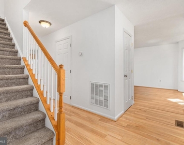 395 Stonewall Street - Photo Thumbnail 11
