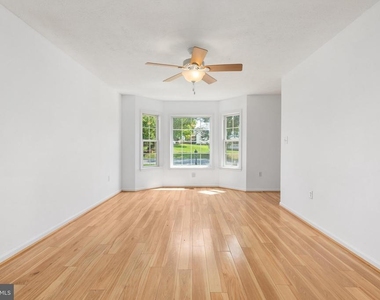 395 Stonewall Street - Photo Thumbnail 7