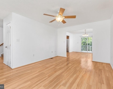395 Stonewall Street - Photo Thumbnail 8