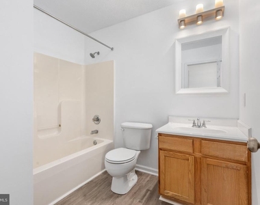 395 Stonewall Street - Photo Thumbnail 14