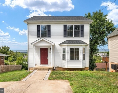 395 Stonewall Street - Photo Thumbnail 1
