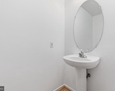 395 Stonewall Street - Photo Thumbnail 10
