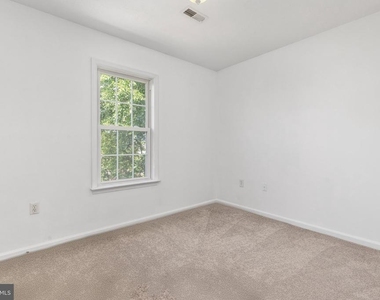 395 Stonewall Street - Photo Thumbnail 12