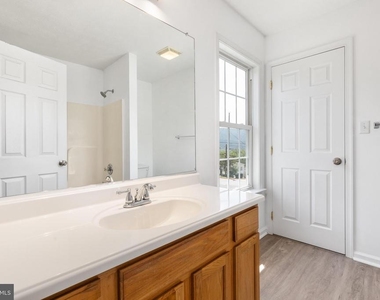 395 Stonewall Street - Photo Thumbnail 17