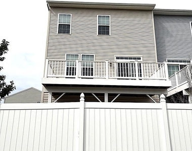 10589 Hinton Way - Photo Thumbnail 7