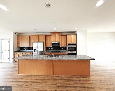 10589 Hinton Way - Photo Thumbnail 31