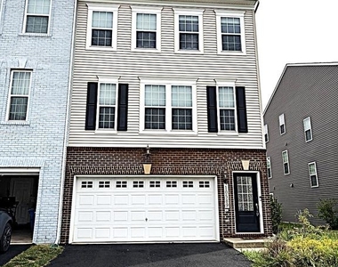 10589 Hinton Way - Photo Thumbnail 3