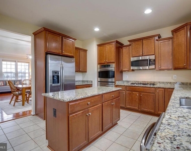 7536 San Diego Court - Photo Thumbnail 5