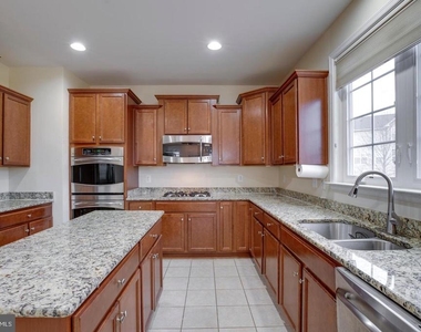 7536 San Diego Court - Photo Thumbnail 4