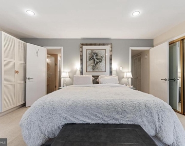 2609 Woodfern Court - Photo Thumbnail 20