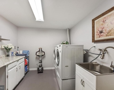 2609 Woodfern Court - Photo Thumbnail 57