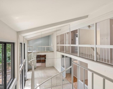 2609 Woodfern Court - Photo Thumbnail 15