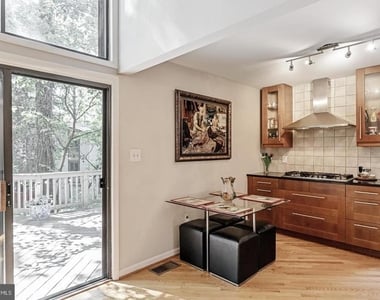 2609 Woodfern Court - Photo Thumbnail 27
