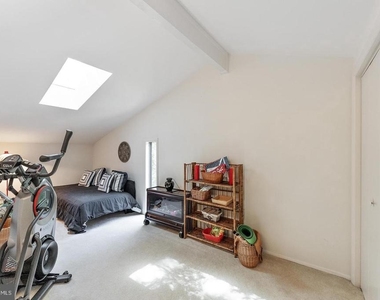 2609 Woodfern Court - Photo Thumbnail 47