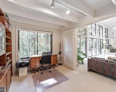2609 Woodfern Court - Photo Thumbnail 10