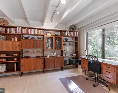 2609 Woodfern Court - Photo Thumbnail 11