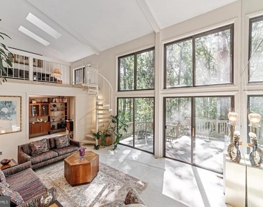 2609 Woodfern Court - Photo Thumbnail 7