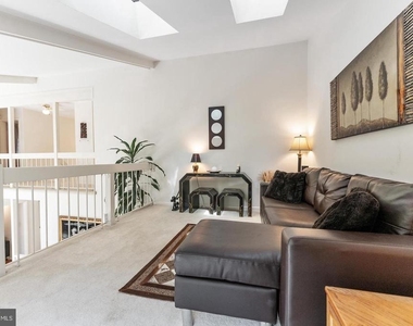 2609 Woodfern Court - Photo Thumbnail 12