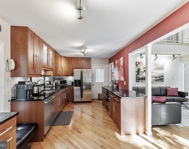 2609 Woodfern Court - Photo Thumbnail 29